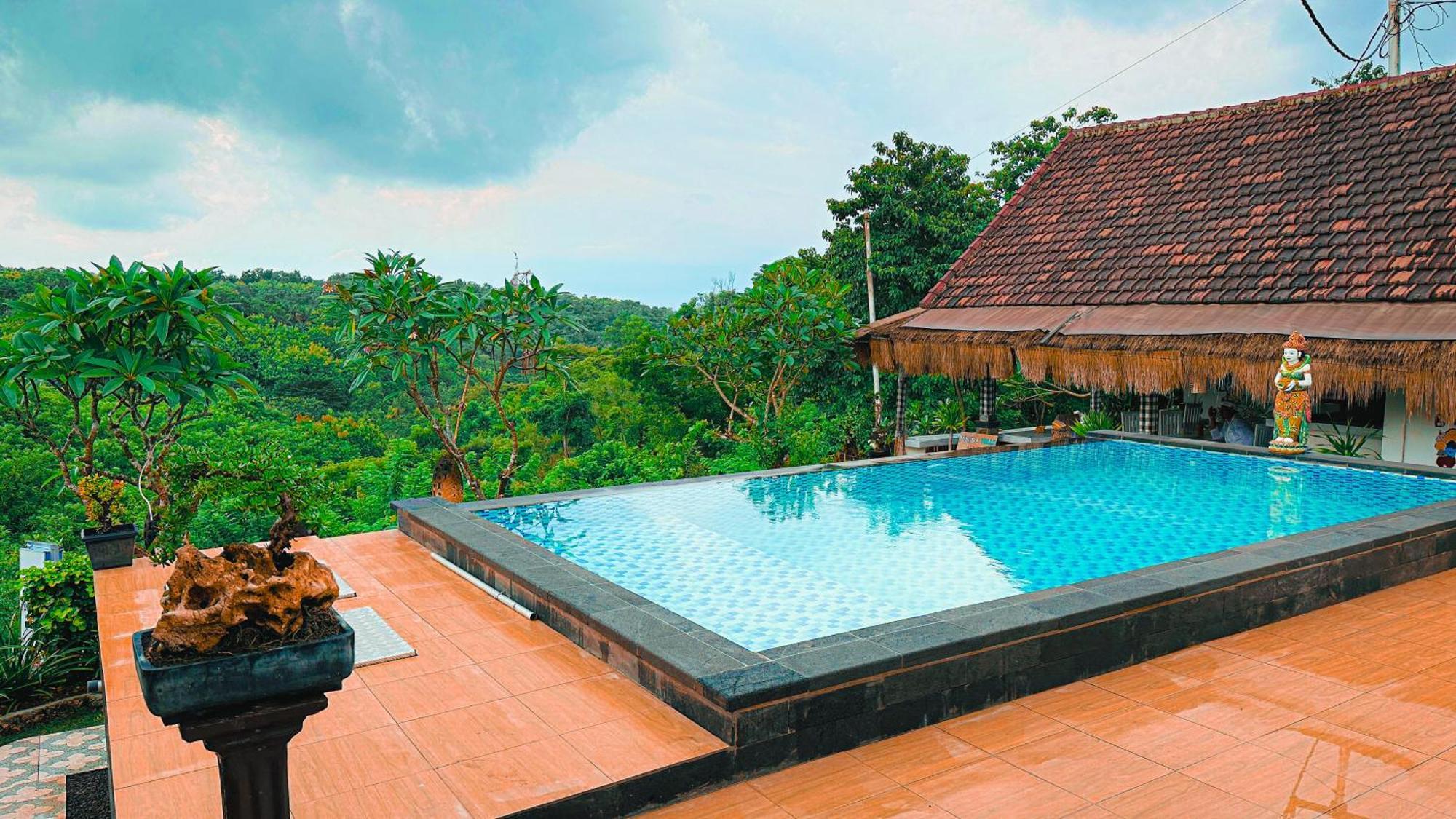Penida Hills Hostel Batununggul Exterior photo